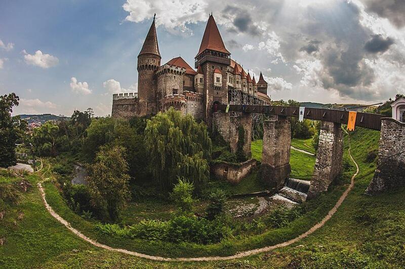 Affordable Apartment Close To The Castle Hunedoara Luaran gambar